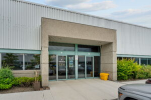 1 web or mls 2405 st laurent blvd