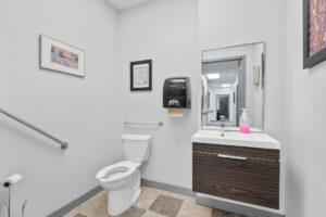 12 web or mls 2405 st laurent blvd