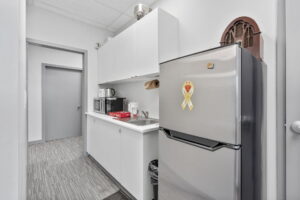 13 web or mls 2405 st laurent blvd