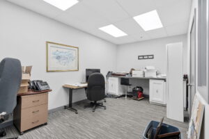 16 web or mls 2405 st laurent blvd