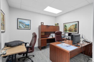 18 web or mls 2405 st laurent blvd