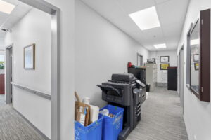 21 web or mls 2405 st laurent blvd