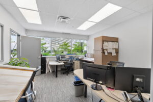 24 web or mls 2405 st laurent blvd