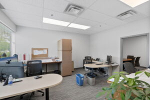 25 web or mls 2405 st laurent blvd