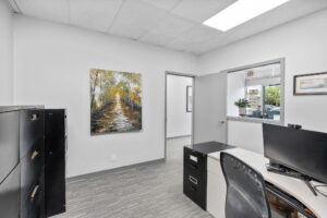 28 web or mls 2405 st laurent blvd
