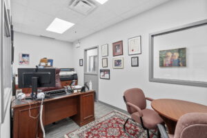 7 web or mls 2405 st laurent blvd