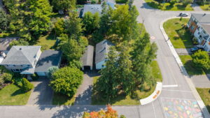 2 web or mls 423 ancaster ave