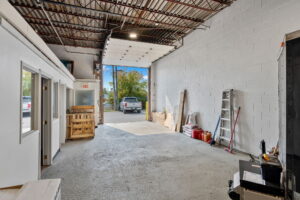 21 web or mls 1501 sieveright ave