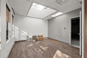 15 web or mls 2181 thurston dr