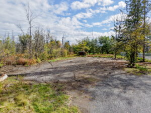 19 web or mls 2548 leitrim rd
