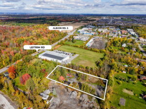 27 web or mls 2548 leitrim rd