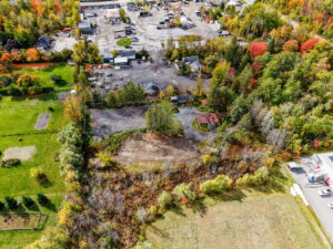 4 web or mls 2548 leitrim rd