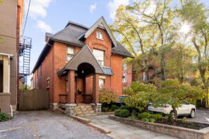 1 web or mls 412 maclaren st