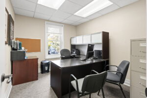 27 web or mls 412 maclaren st