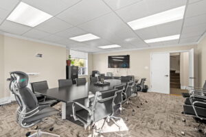 30 web or mls 412 maclaren st