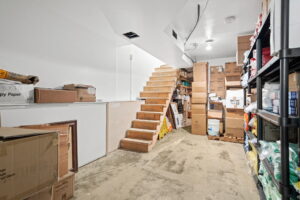 31 web or mls 412 maclaren st