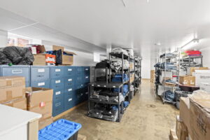 32 web or mls 412 maclaren st