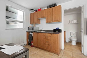 20 web or mls 2550 del zotto ave