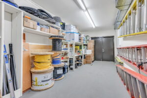 19 web or mls 5330 canotek rd 17