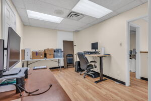 26 web or mls 5330 canotek rd 17