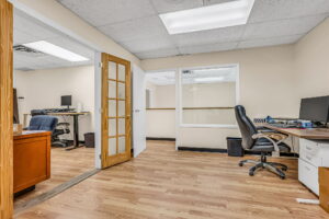 28 web or mls 5330 canotek rd 17