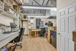 30 web or mls 5330 canotek rd 17