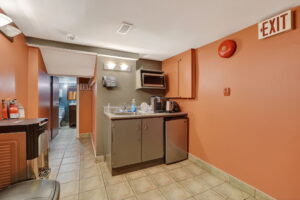 37 web or mls 464 somerset st w